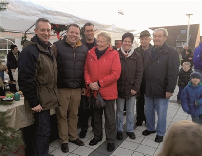 Andreas Bock, Jörg Hilden, Tim Bäßler, Brigitte Schutze, Lena Seelige, Gernot Heck und Adolf Ebert (v. l.) am Stand des CDU-Ortsverbands. privat
