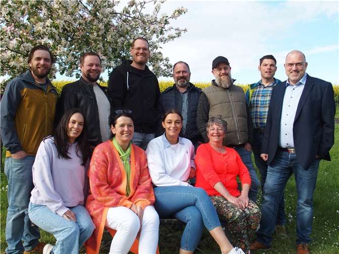 Andreas Gerner, Annalyn Monschauer, Michael Schmitz, Anja Körnert, Frank Becker, Jo Ann Winkler, Arnd Welling, Christine Bayer, Dirk Becker, Daniel Strahl und Marcus Welling.Es fehlt: Ralf Schwarz Foto: Wählergruppe Welling