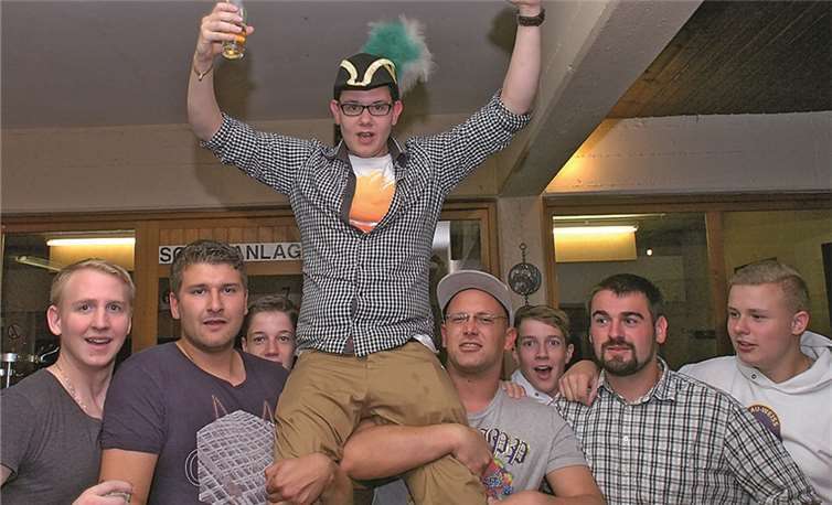 Andreas Gödderz wurde mit dem 95. Schuss neuer Junggesellen-König.RÜ