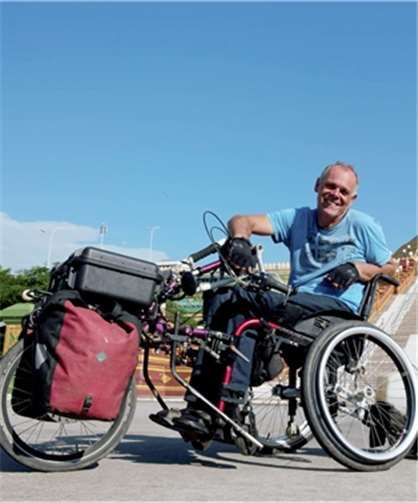 Andreas Pröve reiste mit dem Rollstuhl nach Myanmar und erhielt Einblicke in das Land der goldenen Pagoden.privat