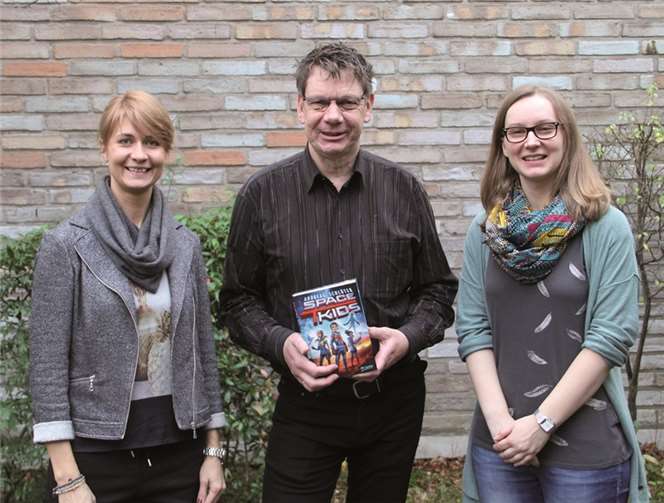 Andreas Schlüter zu Gast am SGR, (v.l.) Martina Cerfontaine, Andreas Schlüter, Sarah Leßenich.  Gerd Hänschke