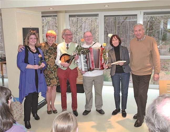 Andreas und Peter mit den leitenden Angestellten des Hospizes. privat