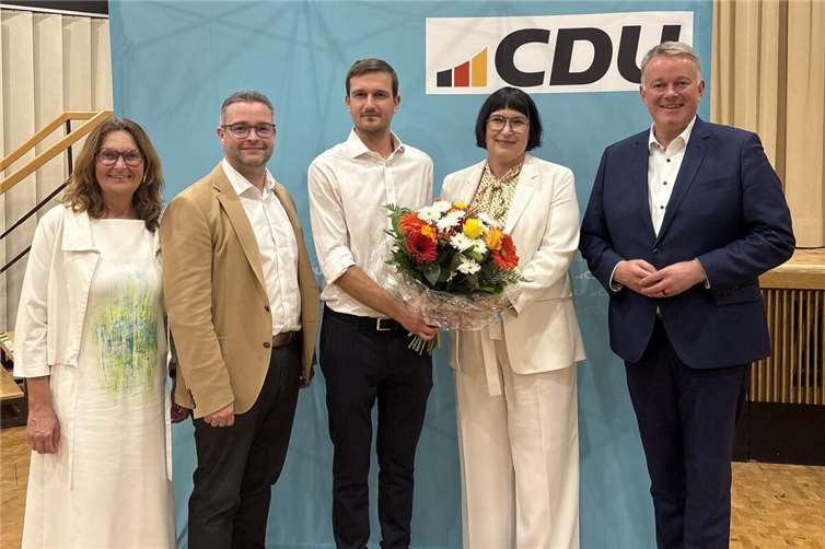 Anette Moesta MdL (2.v.r.) wurde von den Delegierten einstimmig als Landtagskandidatin im Wahlkreis 10 nominiert.  Foto: CDU Kreisverband-Mayen-Koblenz