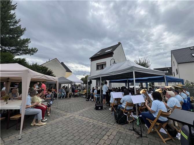Anfang Juli fand das „1. Örmser Marktfrühstück“ im Ortskern vor dem Rathaus und in der Koblenzer Straße statt. Foto: privat