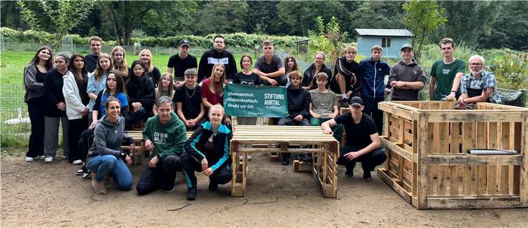 Anfang September durfte das Team der Stiftung eine junge motivierte Schülerschaft der Gesamtschule Richard-von-Weizäcker begrüßen und im Laufe der zwei Tage im Rahmen diverser Projekte Gemeinschaft und Solidarität aktiv ausleben.  Foto: Luisa Larscheid/Stiftung Ahrtal