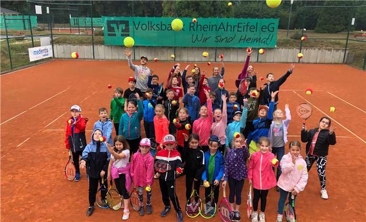 Angehende Tennisstars! Fotos: privat