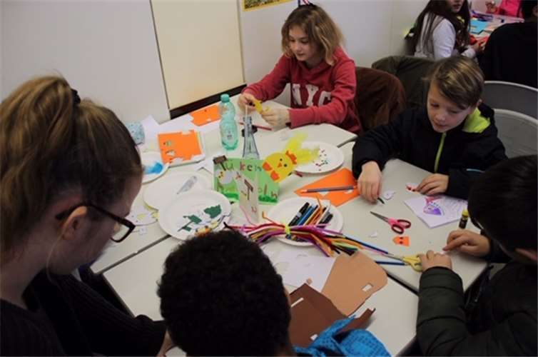 Angeleitet von den Schülerpaten der Geschwister-Scholl-Realschule, konnten Grundschüler die vielfältigen pädagogischen Angebote der Schule kennenlernen. Fotos: privat
