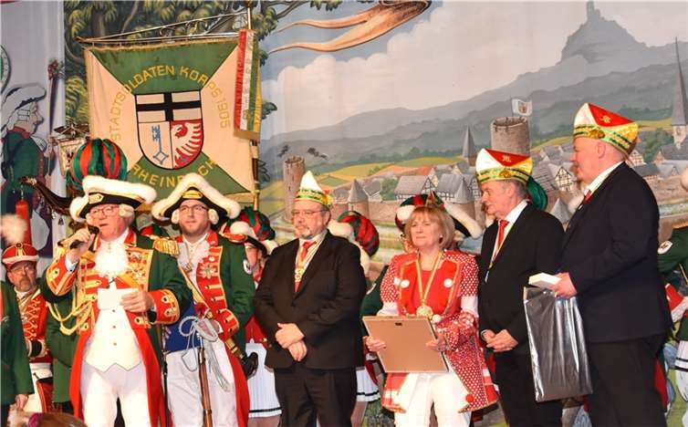 Angelika Jonen wurde für 55-jährige Vereinsmitgliedschaft mit dem Verdienstorden des BDK in Gold ausgezeichnet.