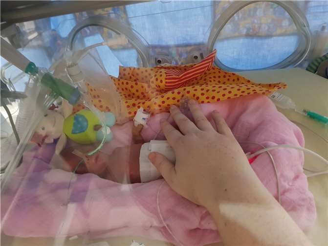 Angelina ist als Frühchen zur Welt gekommen. Fotos: Melanie May