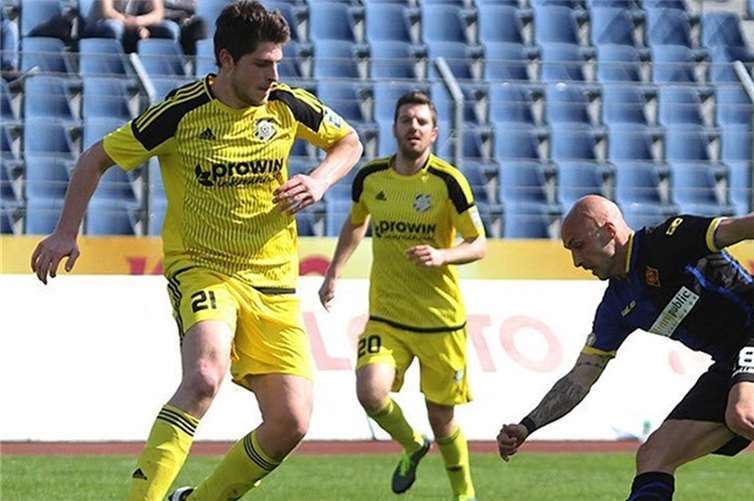 Angelo Hauk sorgte für mächtig Unruhe in der Abwehr von Hertha Wiesbach. Der Koblenzer Angriff sorgte mit seinem Treffer für den 2:0- Endstand.TH