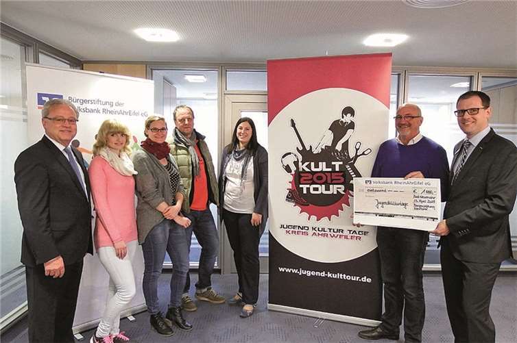 Angenehm überrascht über die große Resonanz (von rechts): Thomas Theisen, Jürgen Schwarzmann, Christina Noack-Dziuk, Werner Söller, Andrea Bäro, Britta Jelken und Christoph Kniel.privat