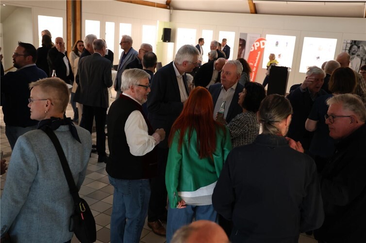 Angeregte Gespräche beim Frühlingsempfang der SPD Rheinbach.