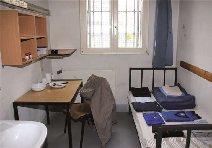 Angesichts der spartanischen Einrichtung und der Größe der Hafträume fanden es die Besucher beim Tag der offenen Tür nicht erstrebenswert, eine Zeitlang hinter Gittern und bei verschlossener Tür zu „sitzen“.