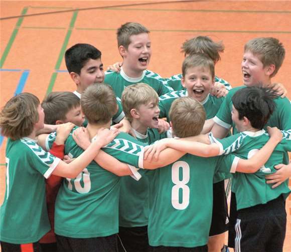 Angesichts des vorzeitigen Meistertitels war die Stimmung bei den E-Junioren sichtlich ausgelassen.privat