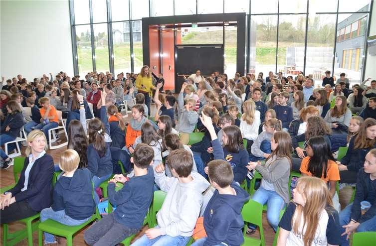 Angespanntes Grübeln und kreatives Raten waren angesagt, als Corinna Harder am Raiffeisen-Campus zu Gast war. Fotos: privat