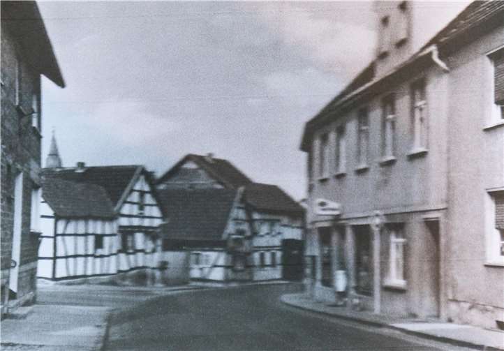 Anhand alter Fotografien konnte man die Veränderungen nachvollziehen.