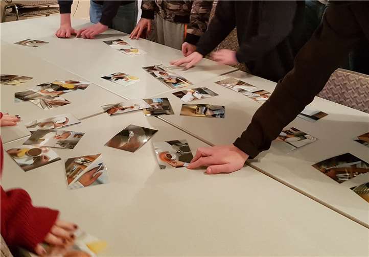 Anhand von gut gemischten Fotokarten die richtige Reihenfolge zu finden, erforderte dann doch noch einige Zeit.Foto: privat