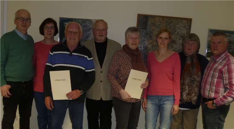 Anita und Bernd Braun wurden für ihre langjährige Arbeit in der Ortsgemeinde Leuterod geehrt.Fotos: privat