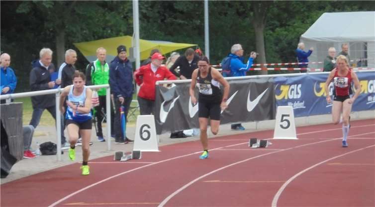Drei Titel für Elisabeth Meyer Anja Zinn beim Start über 200 Meter.
