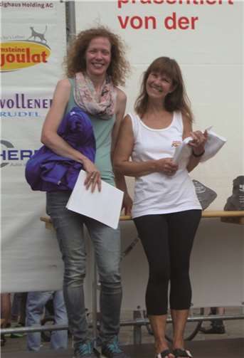 Anke Schöning (links) bei der Siegerehrung.