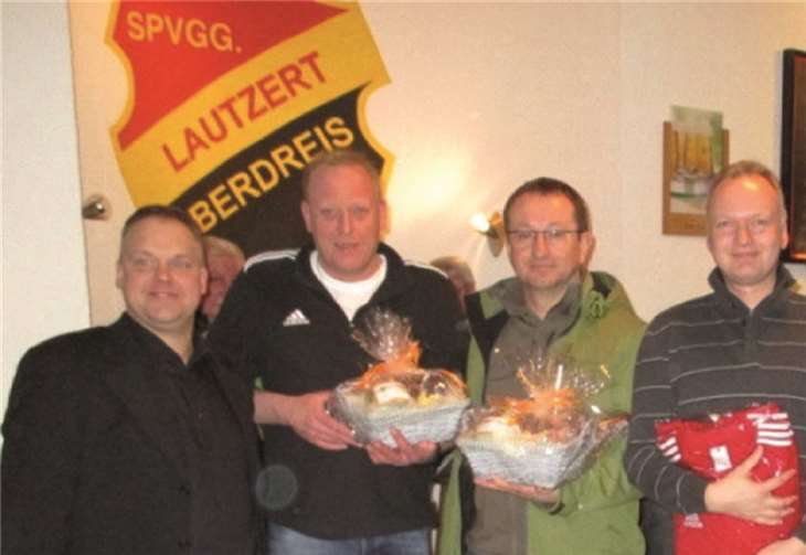 Anlässlich der Jahreshauptversammlung konnte der Vorsitzende Uwe Hütt einige Verantwortliche der Jugendabteilung für ihren Einsatz ehren: (Von links) Uwe Hütt, Martin Vohl, Viktor Krahn, Michael Schwamberger, Christian Wolf und Sascha Talhoff. privat