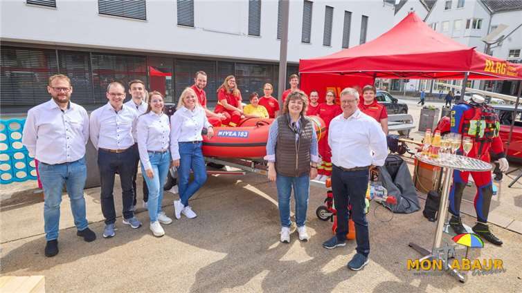 Anlässlich der Veranstaltung „Montabaur aktiv“ am 17. Mai 2025 hat die DLRG Ortsgruppe Montabaur e.V. ihr neues Rettungsboot feierlich auf den Namen „Mons Tabor“ getauft.  Fotos: Montabaur erleben / Olaf Nitz
