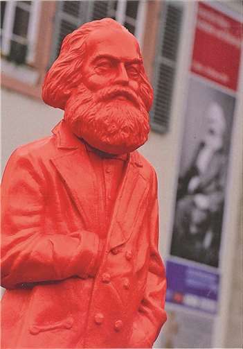 Anlässlich des 195. Geburtstags und des 130. Todestags von Karl Marx schuf der Künstler Ottmar Hörl limitierte Original Skulpturen eines der größten Deutschen. privat