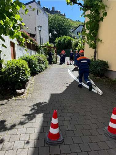 Anlässlich des 45-jährigen Bestehens der Jugendfeuerwehr Alken, luden die Kameraden zum Wandern mit Wettkampfstationen ein.