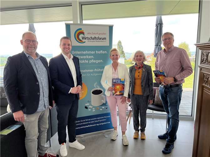 Anlässlich des Erfahrungsaustausches mit dem Bundestagsabgeordneten Martin Diedenhofen lobte die Vorsitzende das ehrenamtliche Engagement der kommunalen Mandatsträger.  Foto: Wirtschaftsforum VG-RW