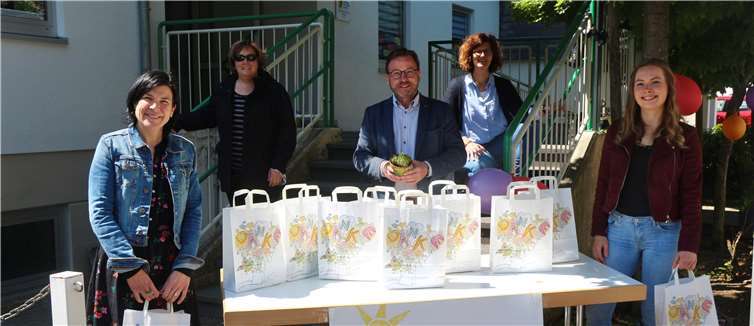 Anlässlich des Internationalen Tages der Familie wurde von der katholischen Familienbildungsstätte Mayen e.V. und der Stadt Mayen eine gemeinsame Aktion für Familien unter dem Motto „Corona und Solidarität – gemeinsam schaffen wir das!“ durchgeführt. Foto: Stadt Mayen