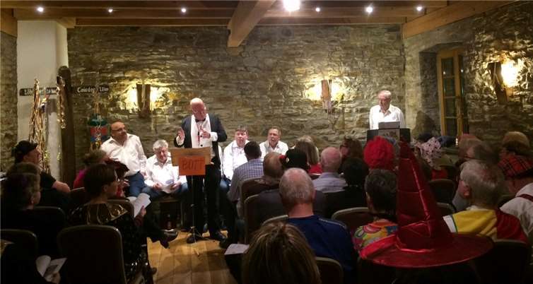 Anlässlich des närrischen Abends kamen viele Besucher in den Westumer Backes und verbrachten einen musikalisch-närrischen Abend. Foto: privat