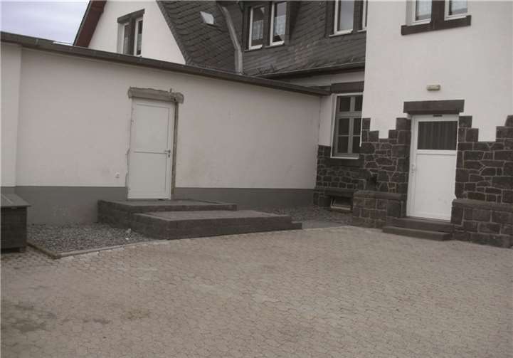 Anlieferungsrampe am Bürgerhaus.