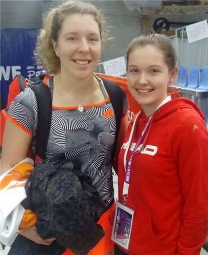 Anna-Lena Friedsam und Ayleen Herder beim WTA-Turnier in Altenkirchen.Foto: Julian Stallmann/TC Steimel