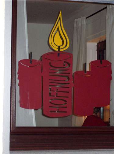 Anna-Lena Kachel: „Weihnachtliche Fensterdekoration soll Arzheim erleuchten“. Foto: privat