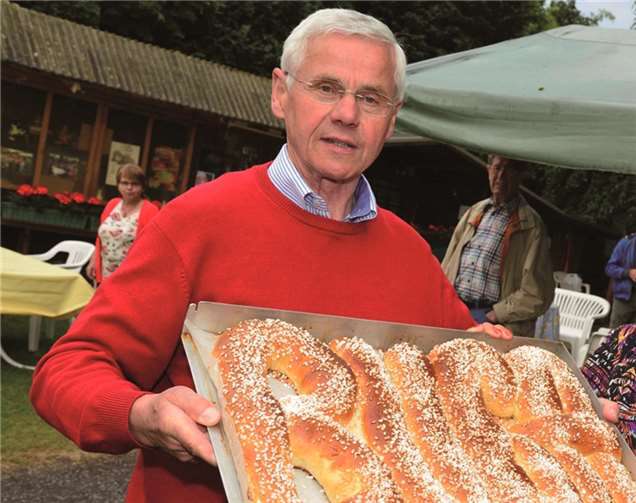 Anna Maria Schuster und Wolfgang Dreyer freuten sich über eine besondere süße Überraschen der Koblenzer Bäckerei Gassen als Nachtisch servieren zu können.  Dietmar Guth