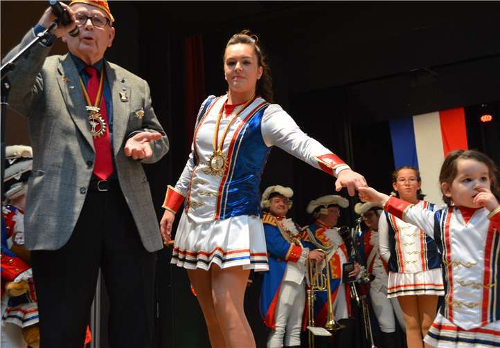 Anna Schäfers Engagement für den Garde- und Schautanz wurde mit dem Jahresorden des RKK gewürdigt.