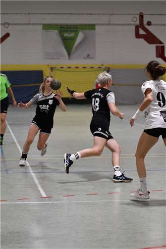 Annalena Adams und Jenifer Eiffler vom Gegner kaum zu bremsen.