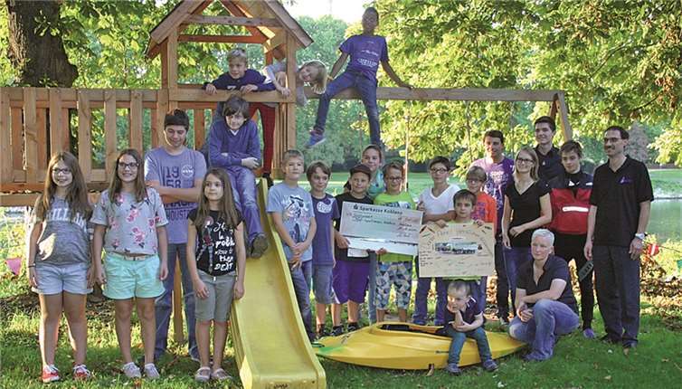 Anne Kleisa mit „ihren“ Kanukids. Anja Wilberg, Petra Eytel-Gentner