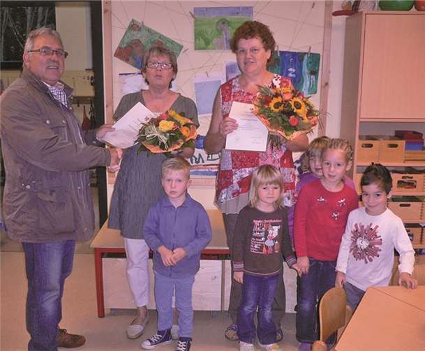 Anne-Marie Kunert und Annegret Pitzen feierten ihr 25-jähriges Dienstjubiläum.privat