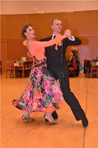 Anne und Eckehard Kahl mit dynamischem und schwungvollem Tanz.  Foto: Bob Schneider