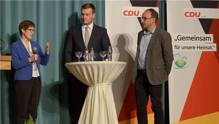 Annegret Kramp-Karrenbauer auf der Bühne beim Frühjahrsempfang der CDU Rhein-Mosel.Foto: privat