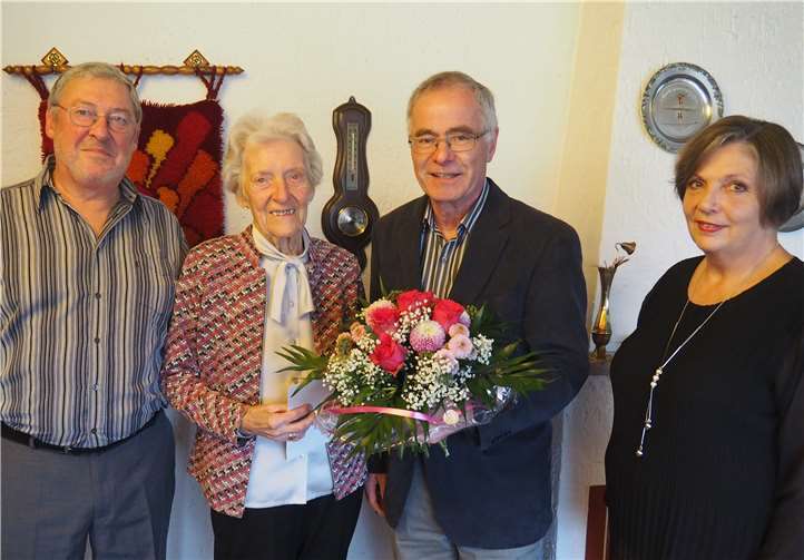 Anneliese Weichselbaum, ihr Sohn (links) und ihre Schwiegertochter, freuten sich über den Besuch des Beigeordneten Peter Kirst. Stadtverwaltung Bendorf