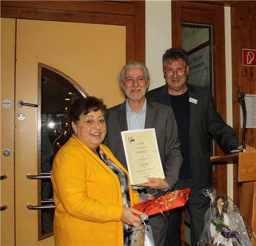 Annemie Simons wurde für 25-jähriges Engagement mit der silbernen Ehrennadel geehrt. Fotos: privat