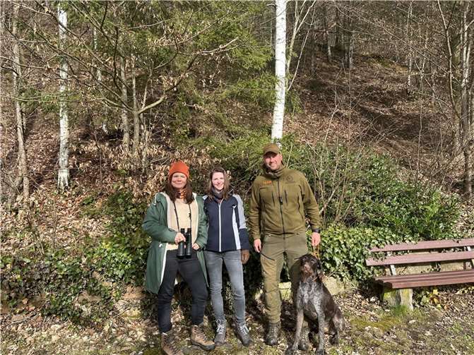 Annett Stepan und Lisa Förster (vom Team Tagesklinik Ehrenwall) und Daniel Bastian.  Foto: : L. Förster