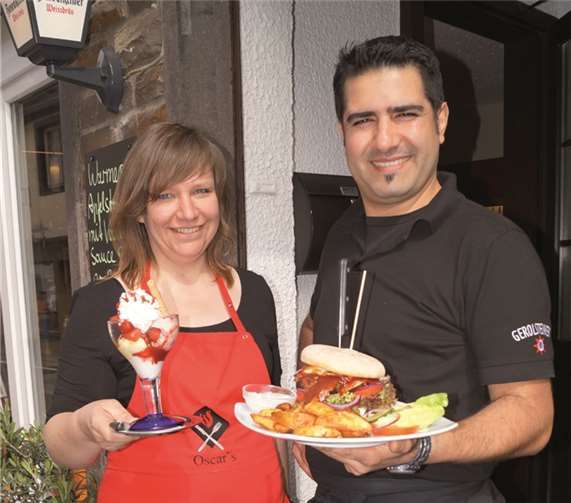 Annett und Özgür Yigit freuen sich auf viele Gäste.Privat