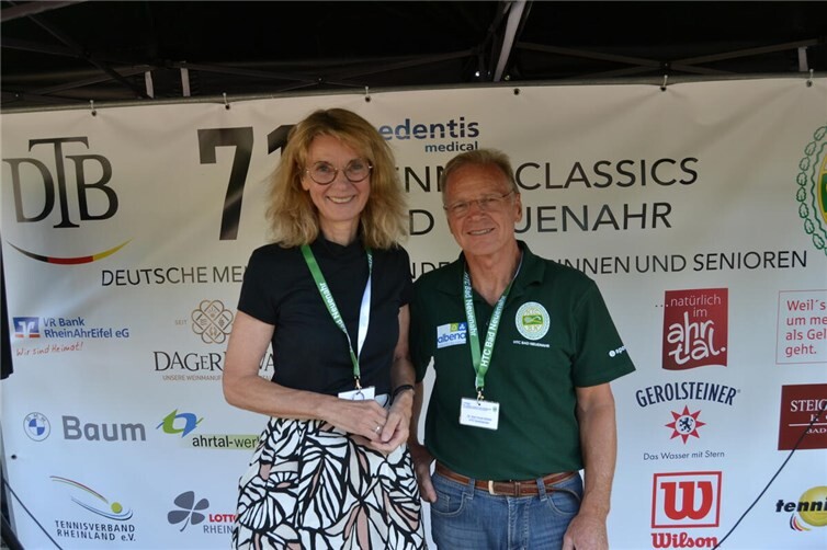 Annette Bartsch, DSM-Direktorin und Dr. Karl-Horst Gödtel, 1. Vorsitzender HTC