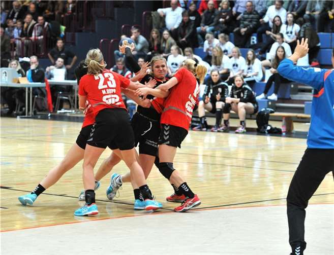 Annika Ingenpaß in Aktion. Vulkan-Ladies Koblenz/Weibern