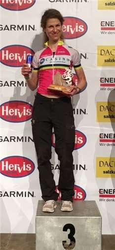 Annika Marzina bei der Siegerehrung. Fotos: privat