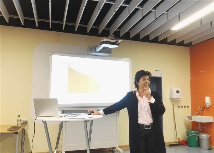 Anschaulich wurde demonstriert wie viel Lernstoff sich ein Gehirn mit welchen Methoden am Besten merken kann.