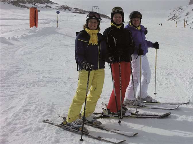 Anschließend geht es weiter zur Abfahrt. Es gilt, 37 Pistenkilometer zu erkunden.